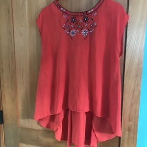 Francesca’s embroidered detail coral flowy back top large